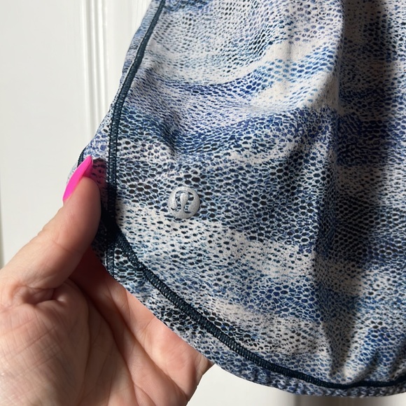 Lululemon tank 6 - Picture 3 of 3